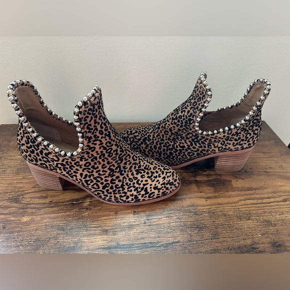 NWOT Women's GB Leopard Print Studded Ankle Boot Booties size 6.5 - Picture 6 of 8